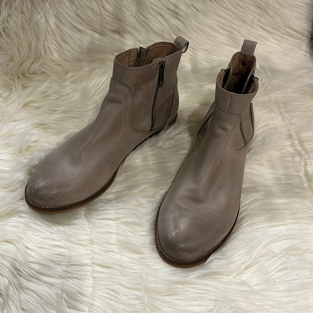 Taos Footwear Double Time Chelsea Sand Ankle Boot